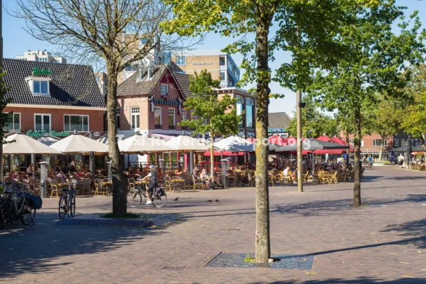 Taxi van Emmen naar Rotterdam Airport