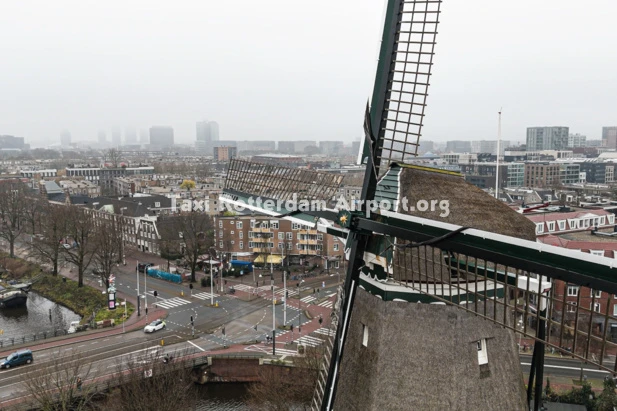Taxi van Teuge naar Rotterdam Airport