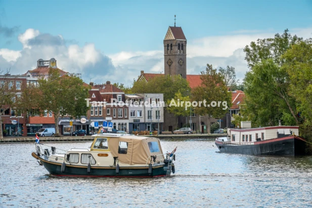 Taxi van Wormerveer naar Rotterdam Airport